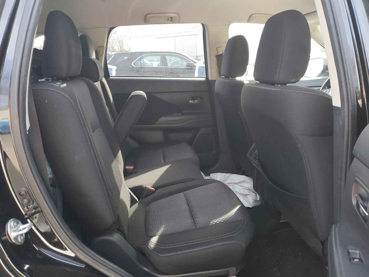 MITSUBISHI OUTLANDER ES