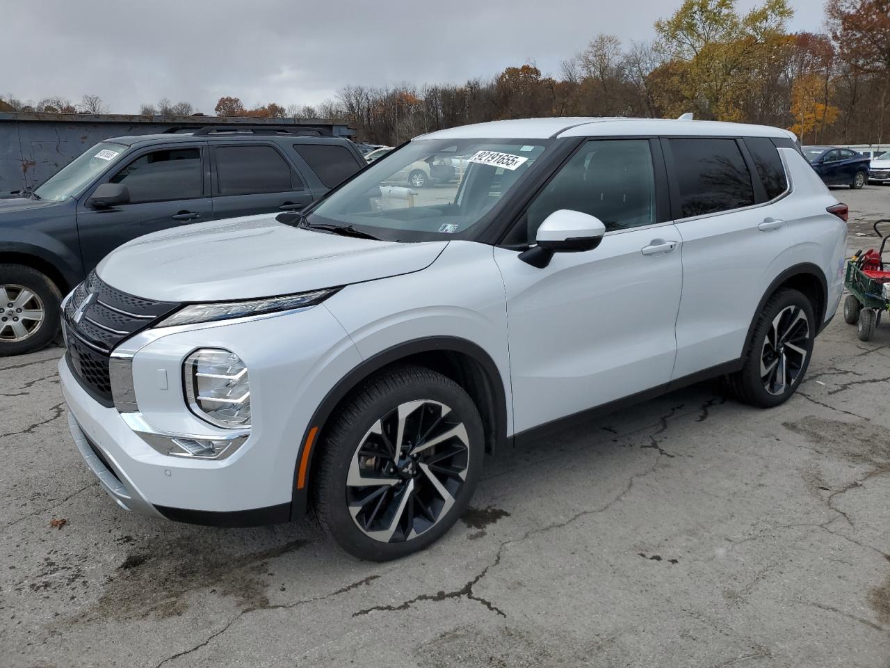 MITSUBISHI OUTLANDER SE