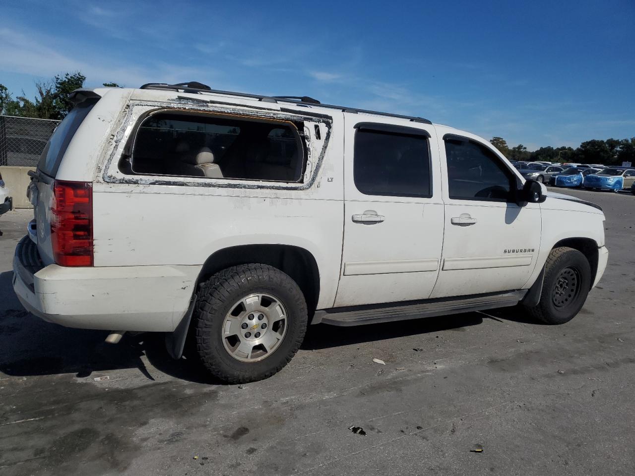 CHEVROLET SUBURBAN C1500 LT