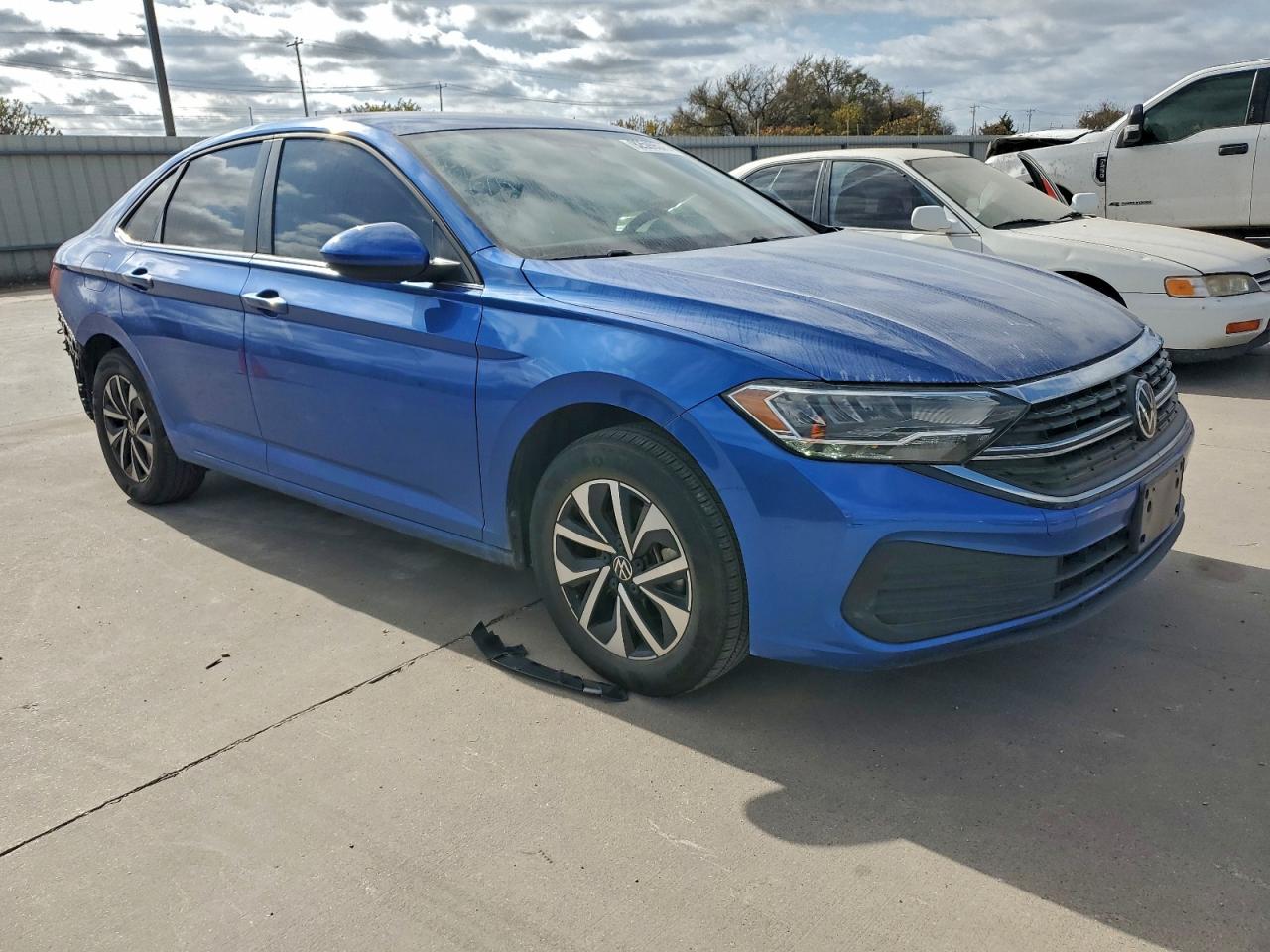 Lot #3304932574 2023 VOLKSWAGEN JETTA S