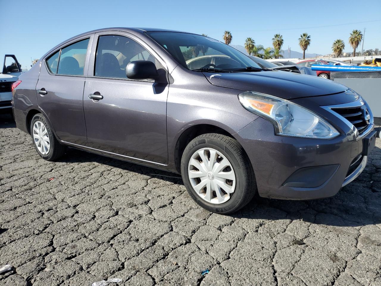 NISSAN VERSA S