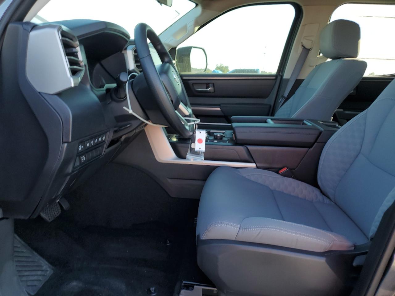 TOYOTA TUNDRA CREWMAX SR