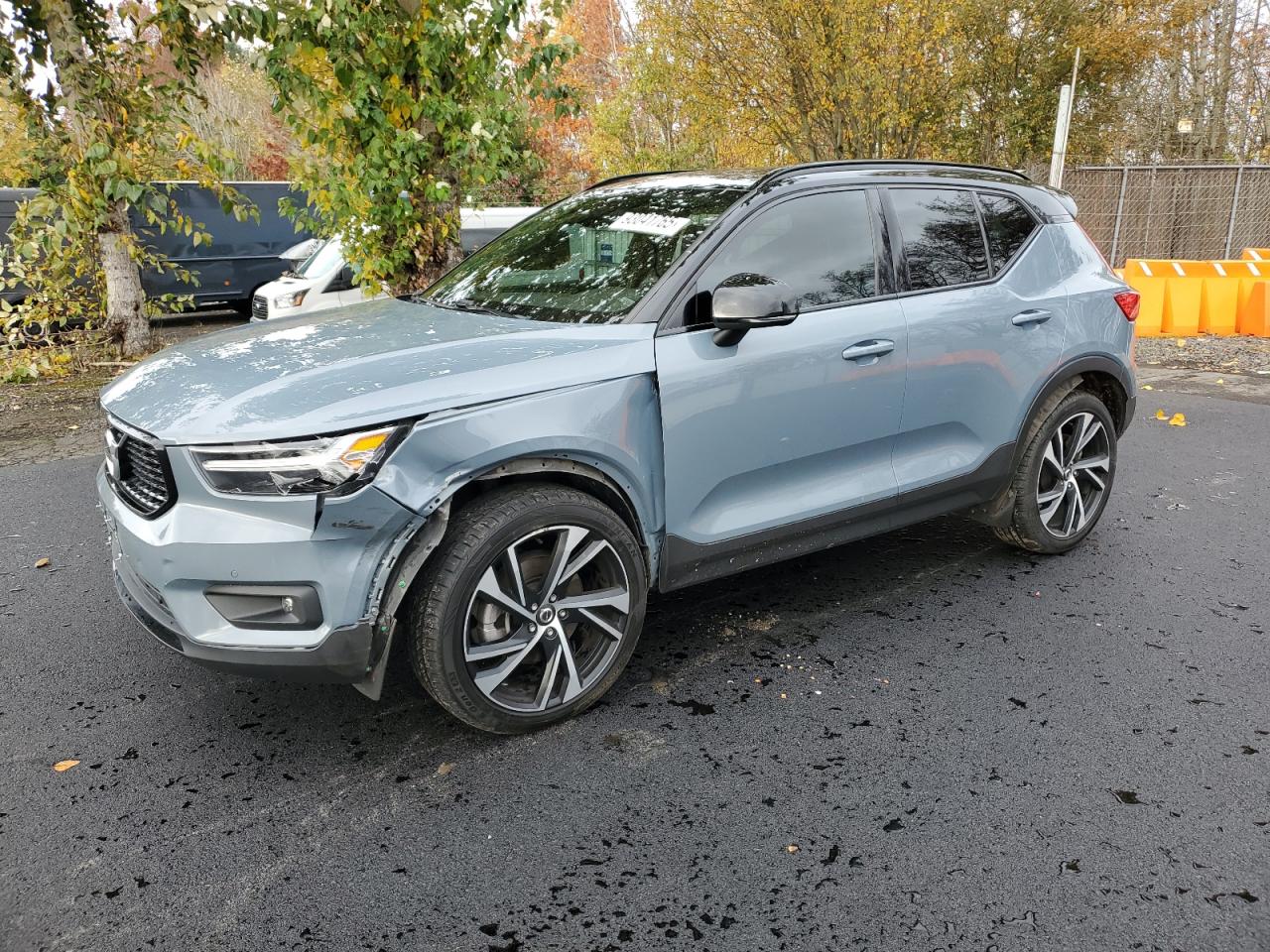 VOLVO XC40 T5 R-DESIGN
