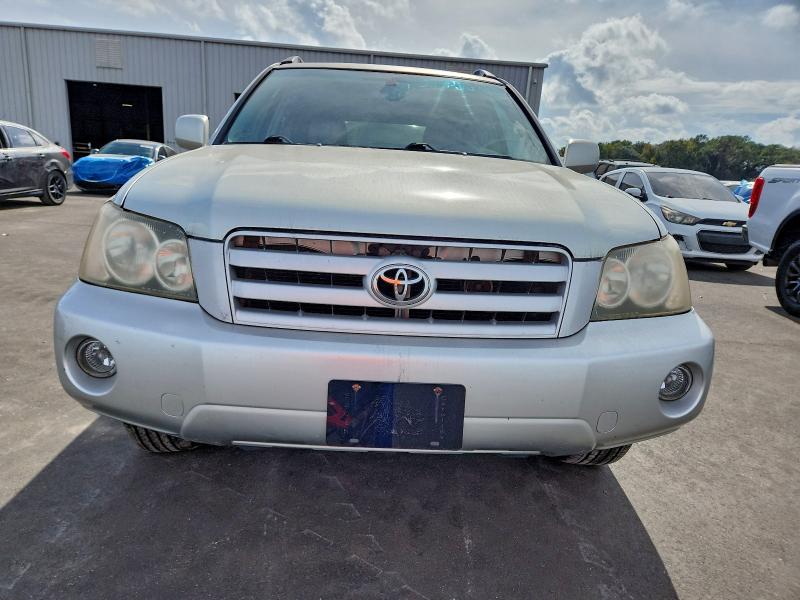 2004 TOYOTA HIGHLANDER #3318967966