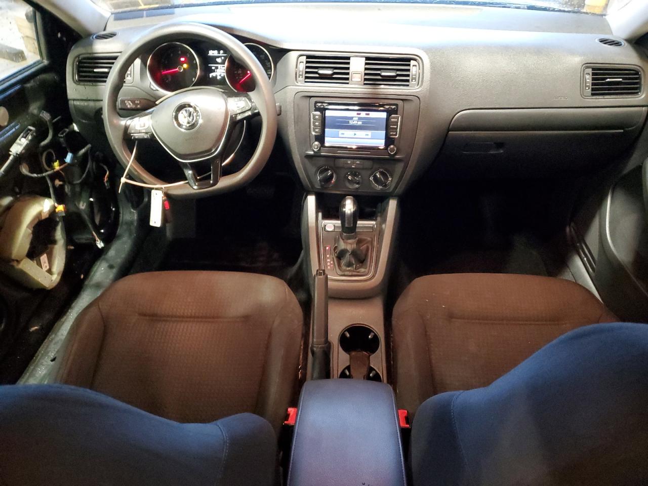 VOLKSWAGEN JETTA BASE