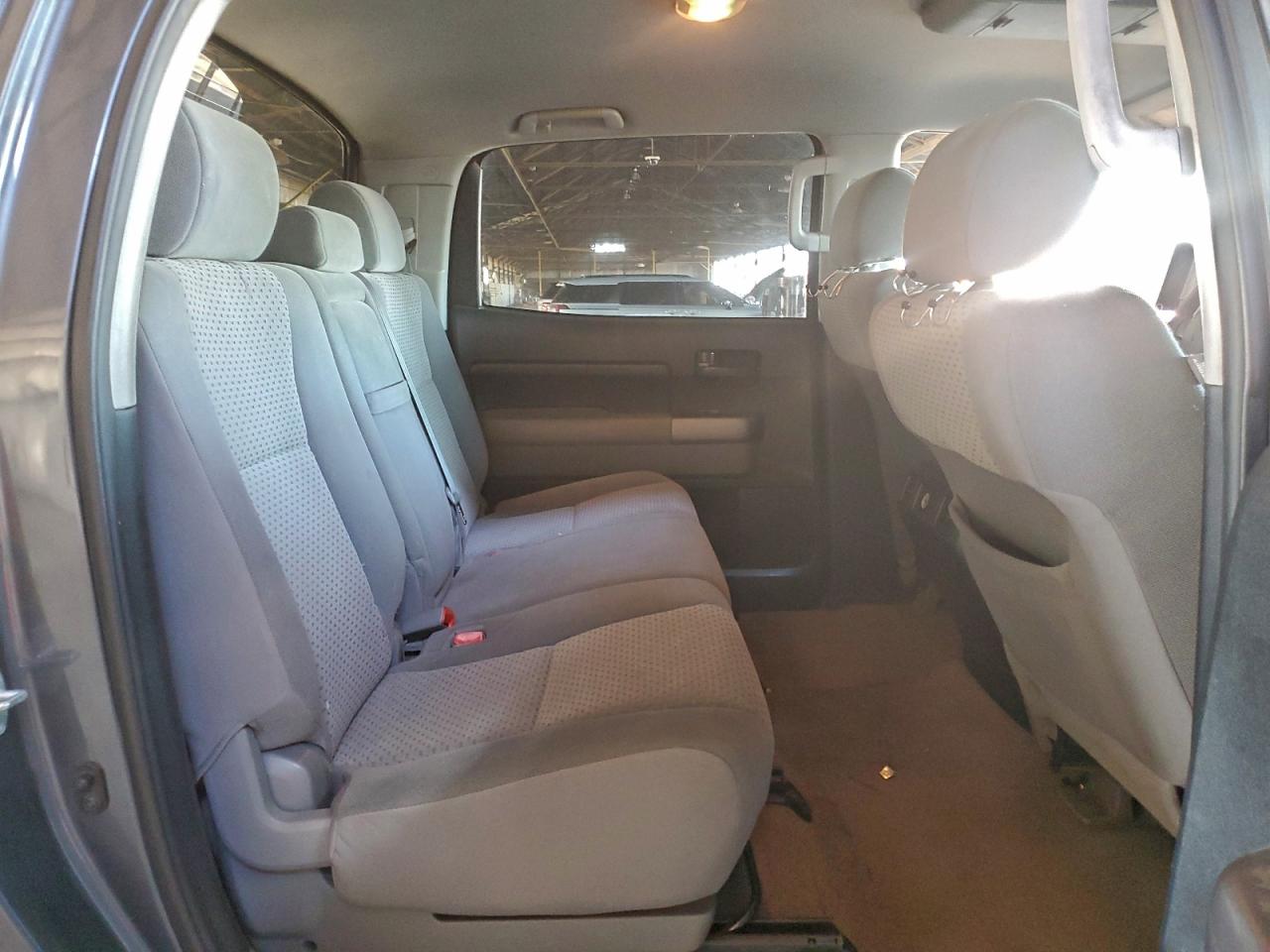 TOYOTA TUNDRA CREWMAX SR5