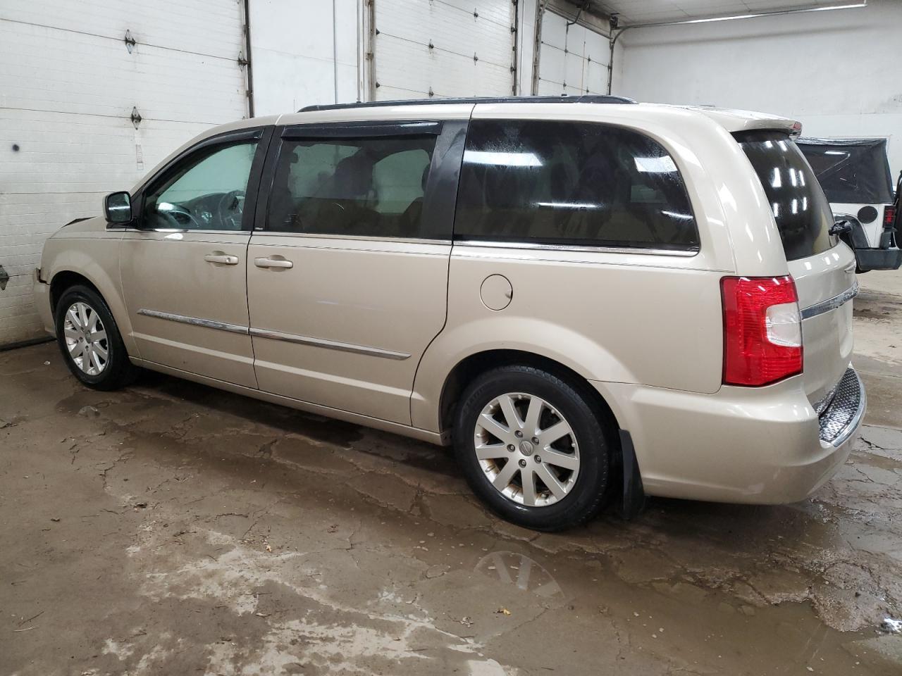 CHRYSLER TOWN & COUNTRY TOURING