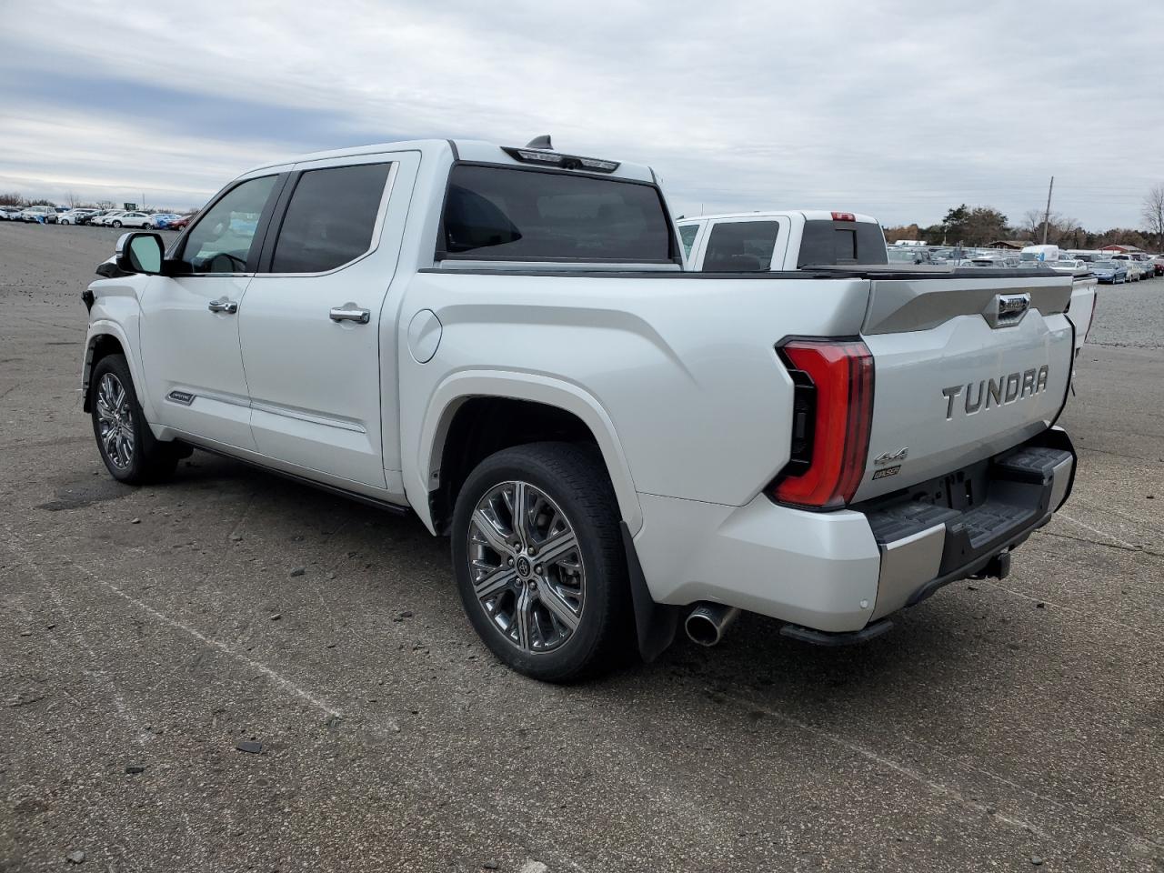 TOYOTA TUNDRA CREWMAX CAPSTONE