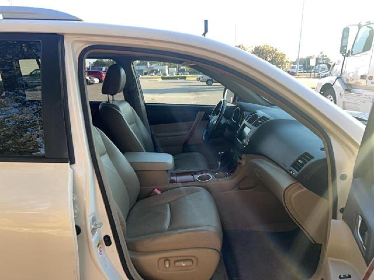 Lot #3281392008 2009 TOYOTA HIGHLANDER