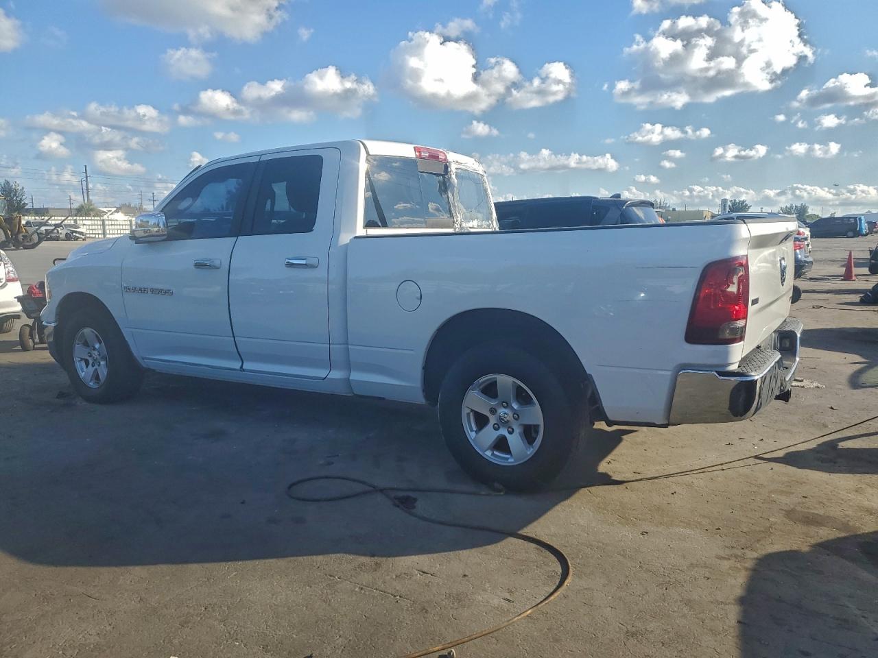 DODGE RAM 1500 SLT