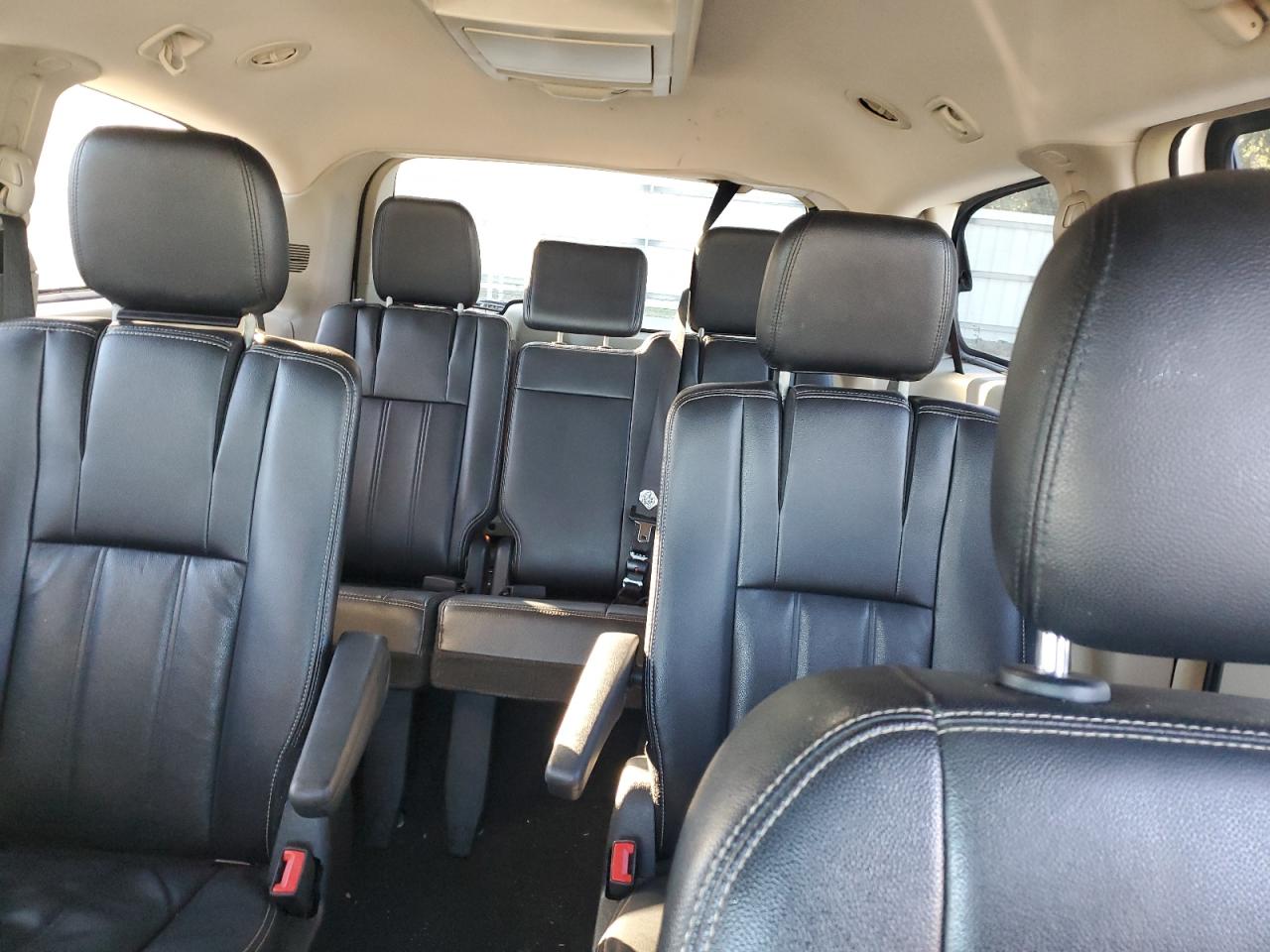 CHRYSLER TOWN & COUNTRY TOURING