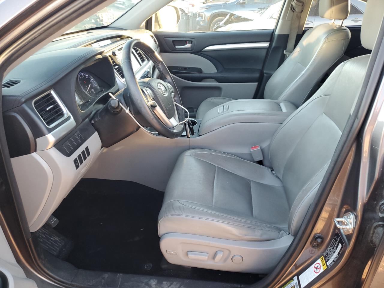 TOYOTA HIGHLANDER XLE