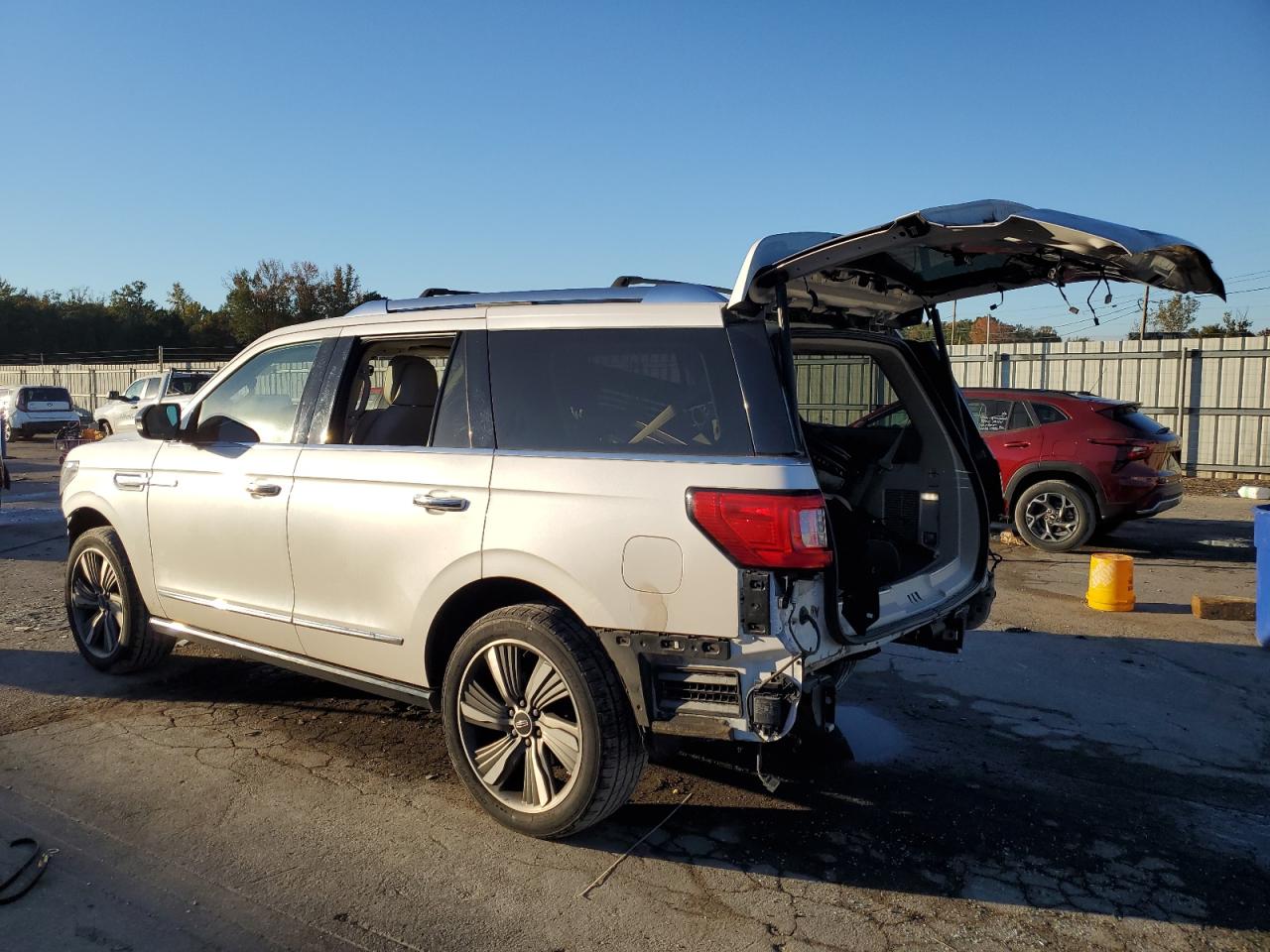 LINCOLN NAVIGATOR RESERVE