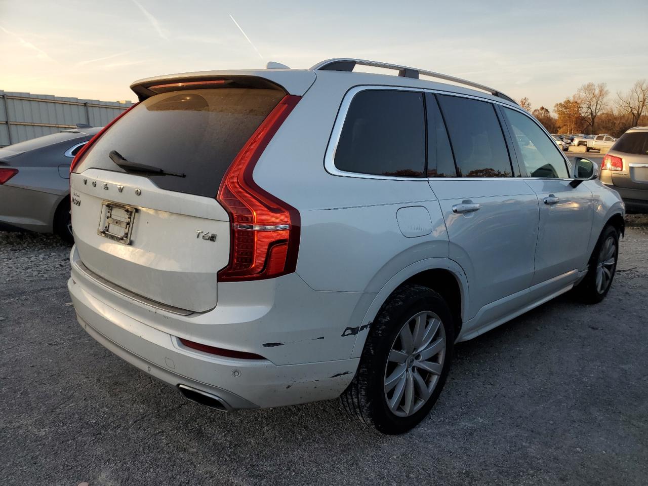 VOLVO XC90 T6