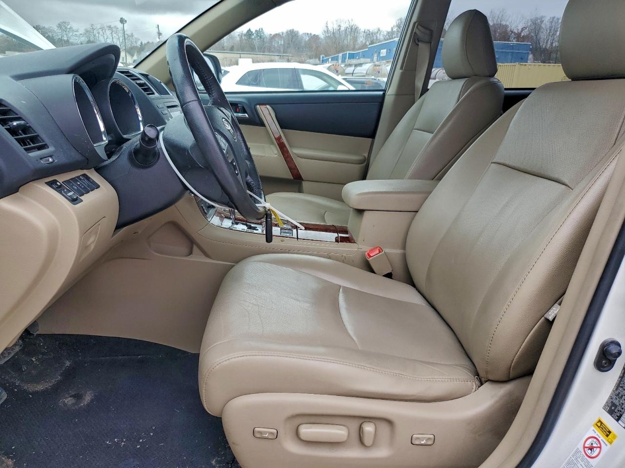 TOYOTA HIGHLANDER LIMITED