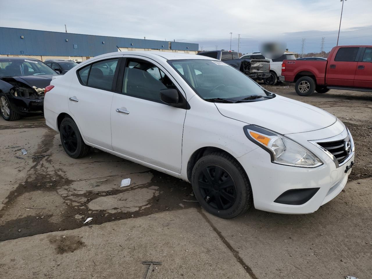 NISSAN VERSA S