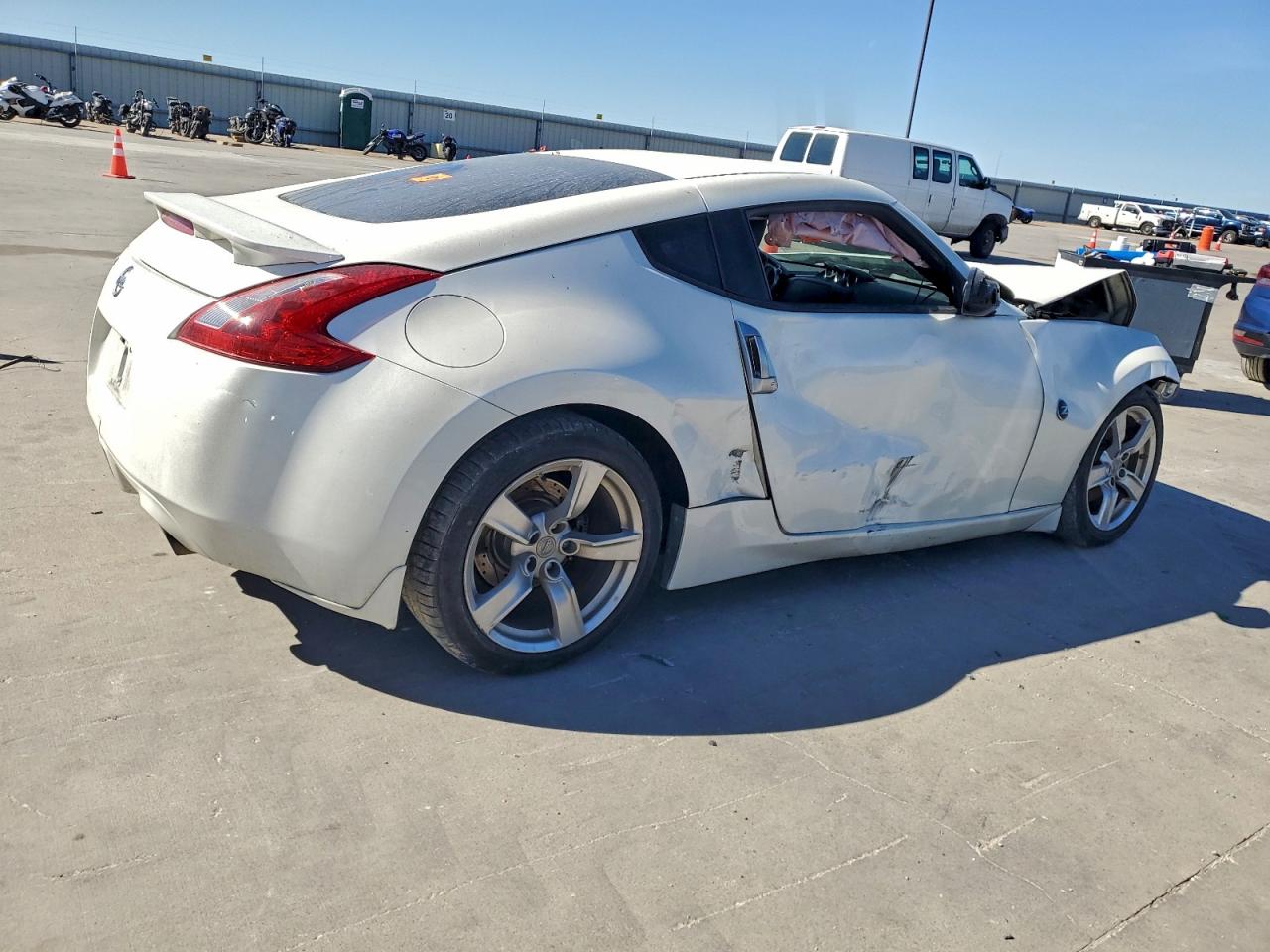 NISSAN 370Z BASE