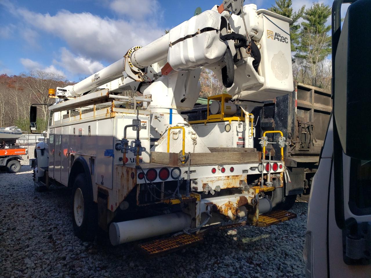 Lot #3284031860 2012 INTERNATIONAL 4000 4300