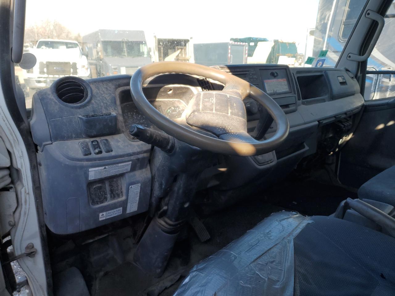 Lot #3294588049 2012 MITSUBISHI FUSO TRUCK OF FE FEC72S