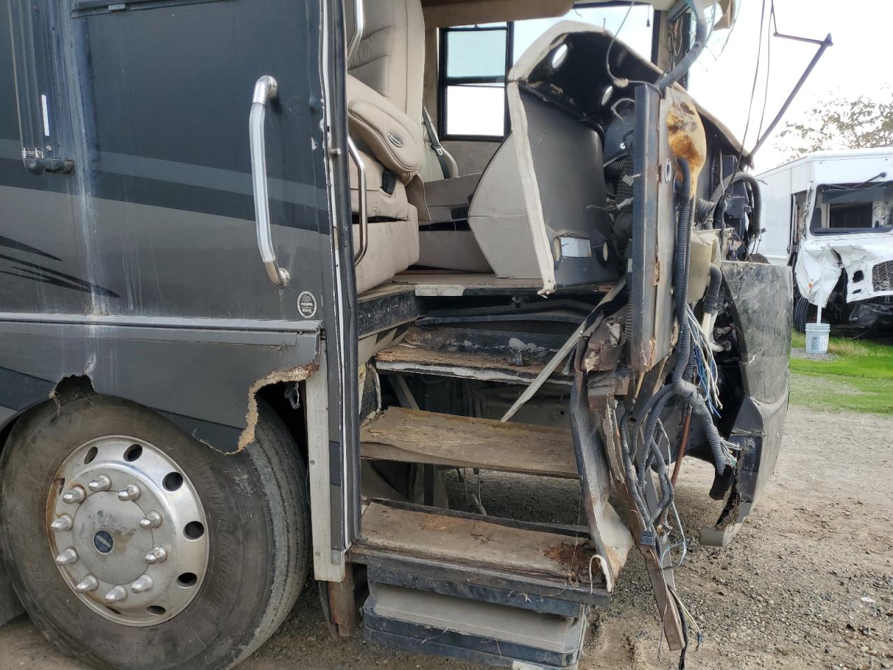 Lot #3291153993 2005 FREIGHTLINER CHASSIS X