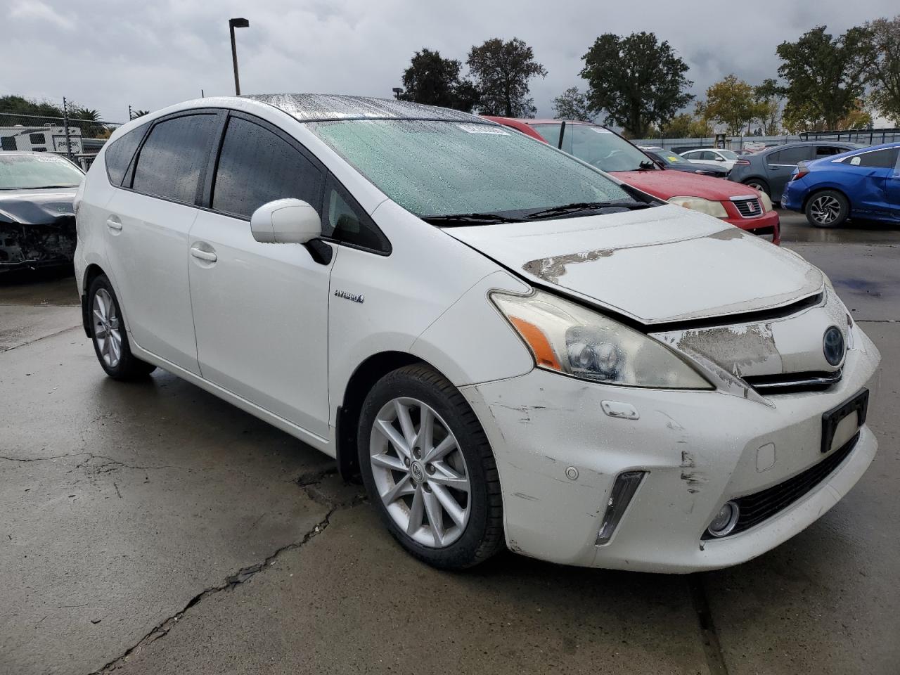 Lot #3310637734 2013 TOYOTA PRIUS V