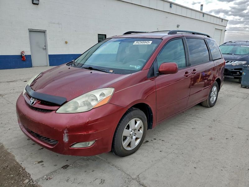 Global Auto Auctions: 2006 TOYOTA SIENNA XLE
