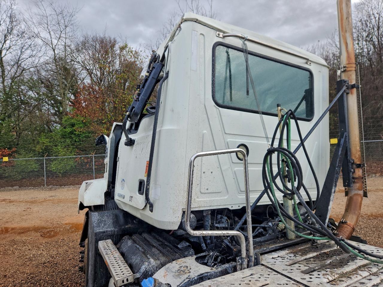 Lot #3301634622 2019 MACK ANTHEM