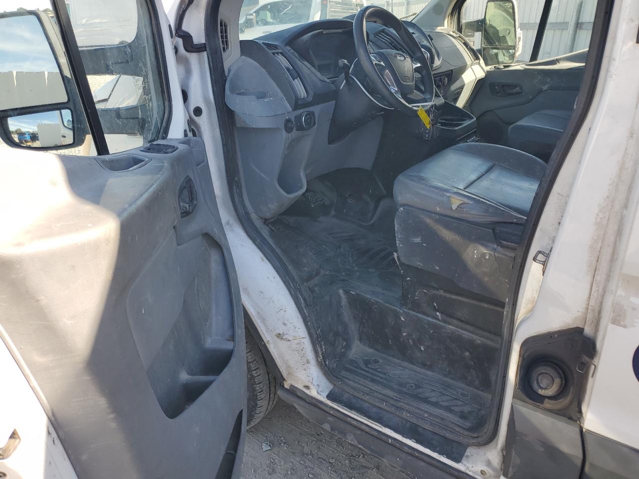 Lot #3302799910 2018 FORD TRANSIT T-