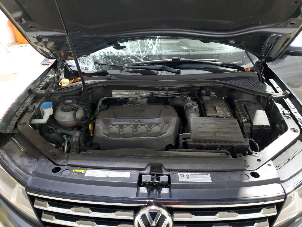 VOLKSWAGEN TIGUAN SE