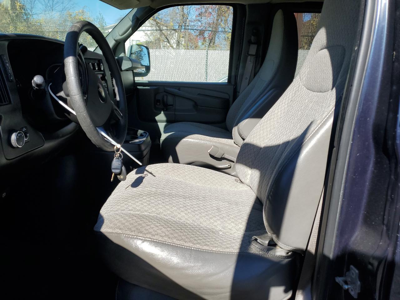 CHEVROLET EXPRESS LT