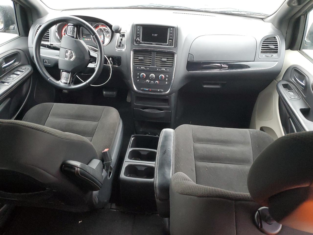 DODGE GRAND CARAVAN SE