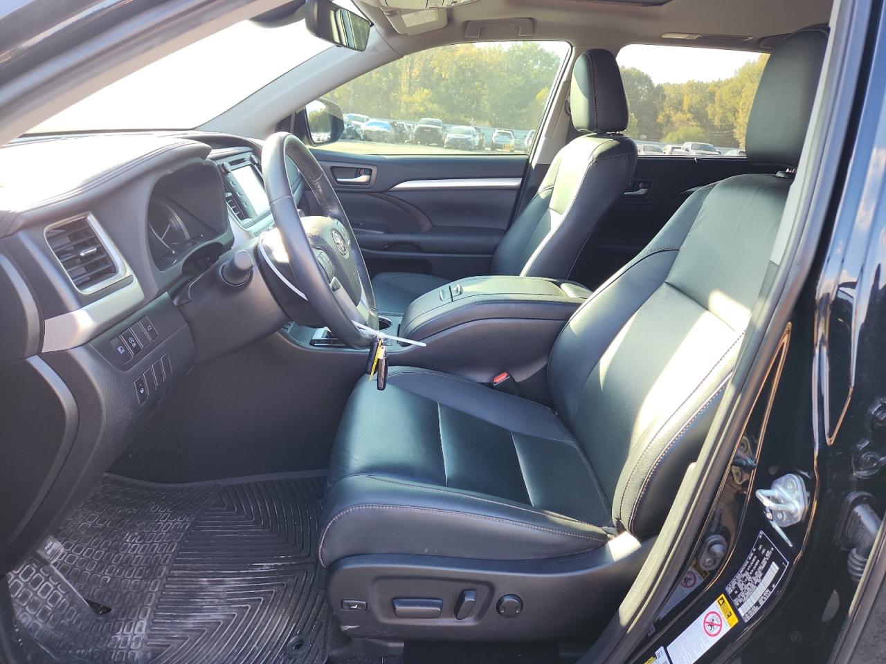 TOYOTA HIGHLANDER SE