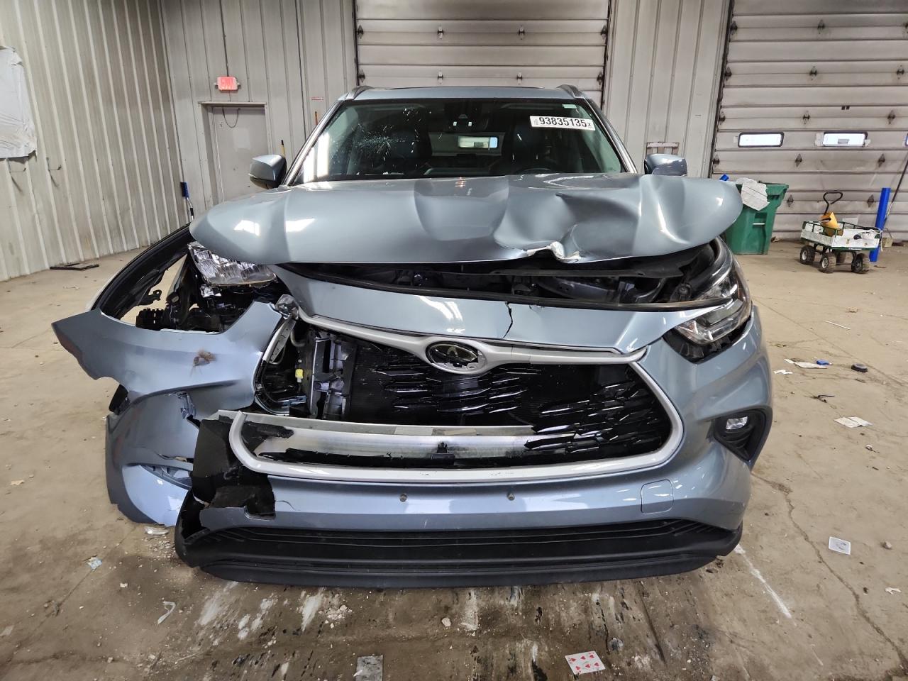 TOYOTA HIGHLANDER XLE