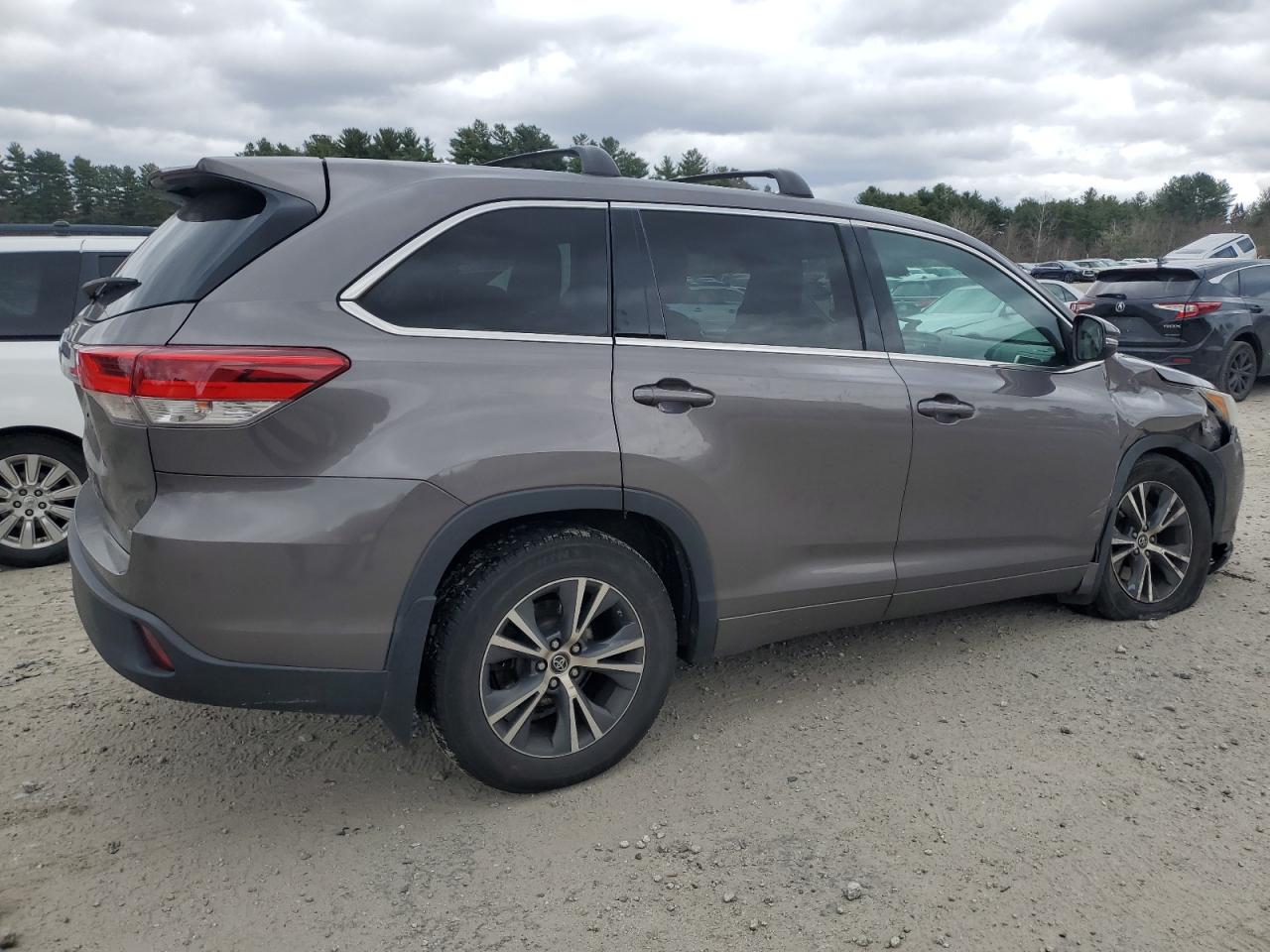 TOYOTA HIGHLANDER LE