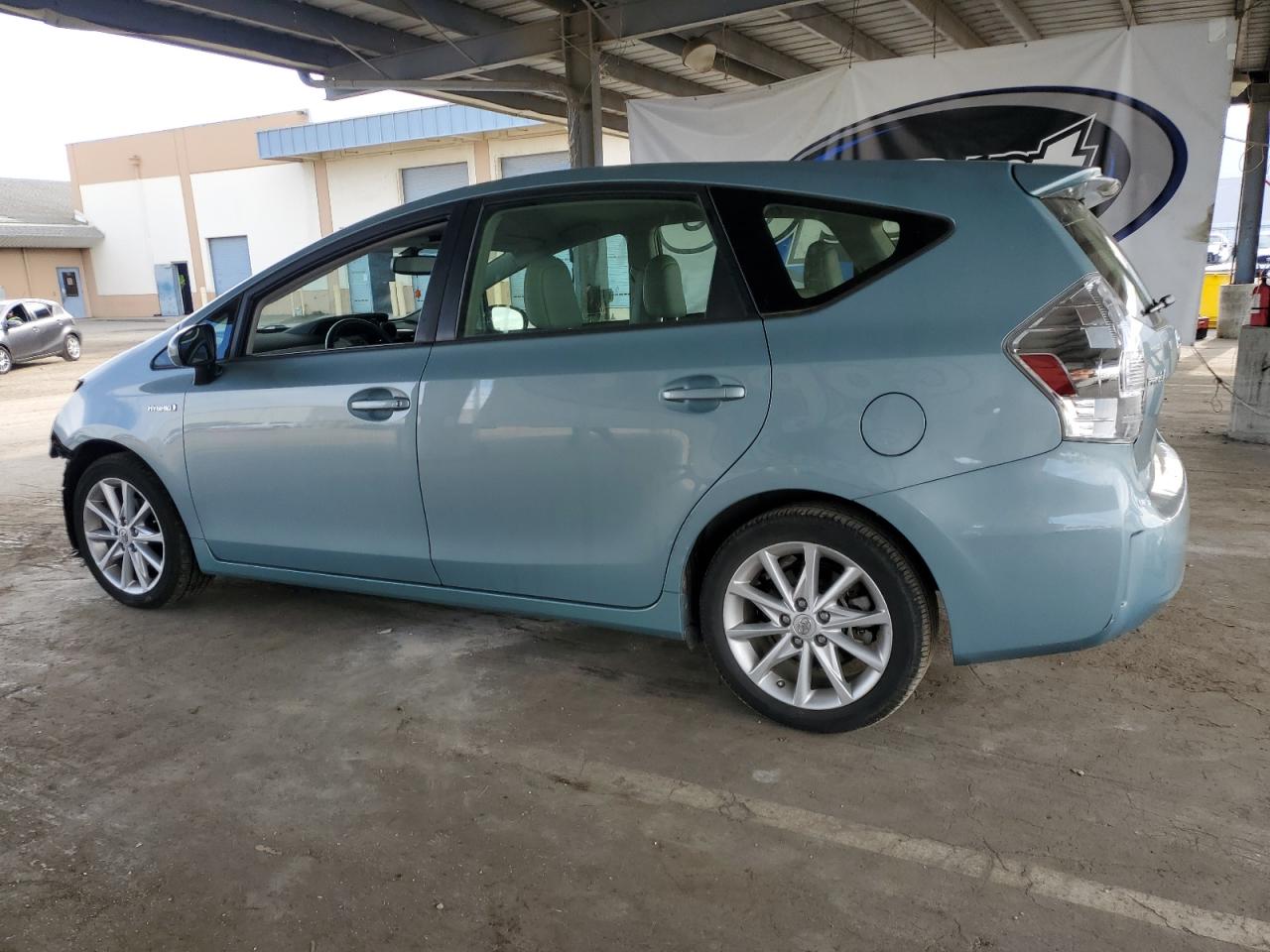 TOYOTA PRIUS V