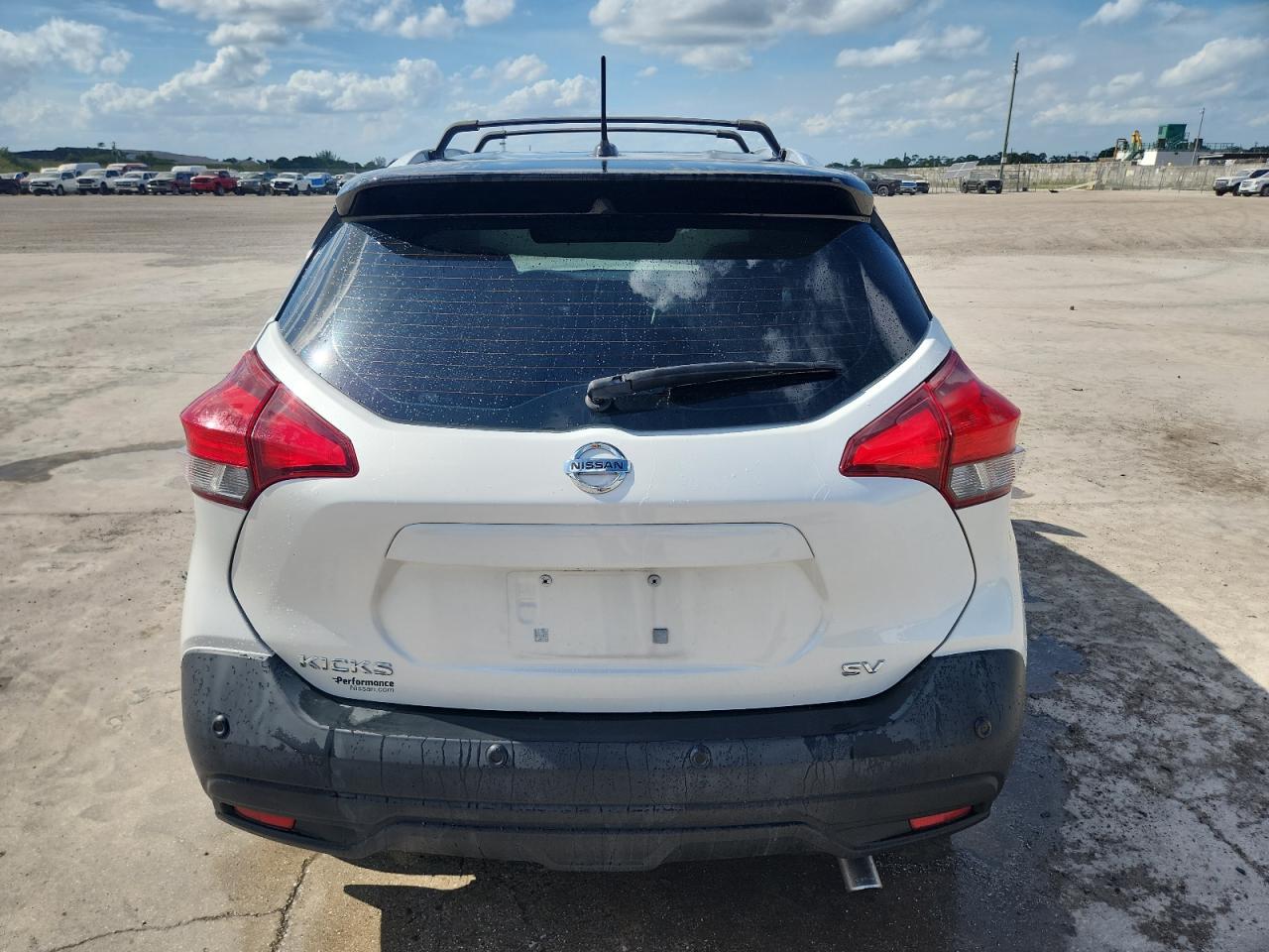 NISSAN KICKS SV