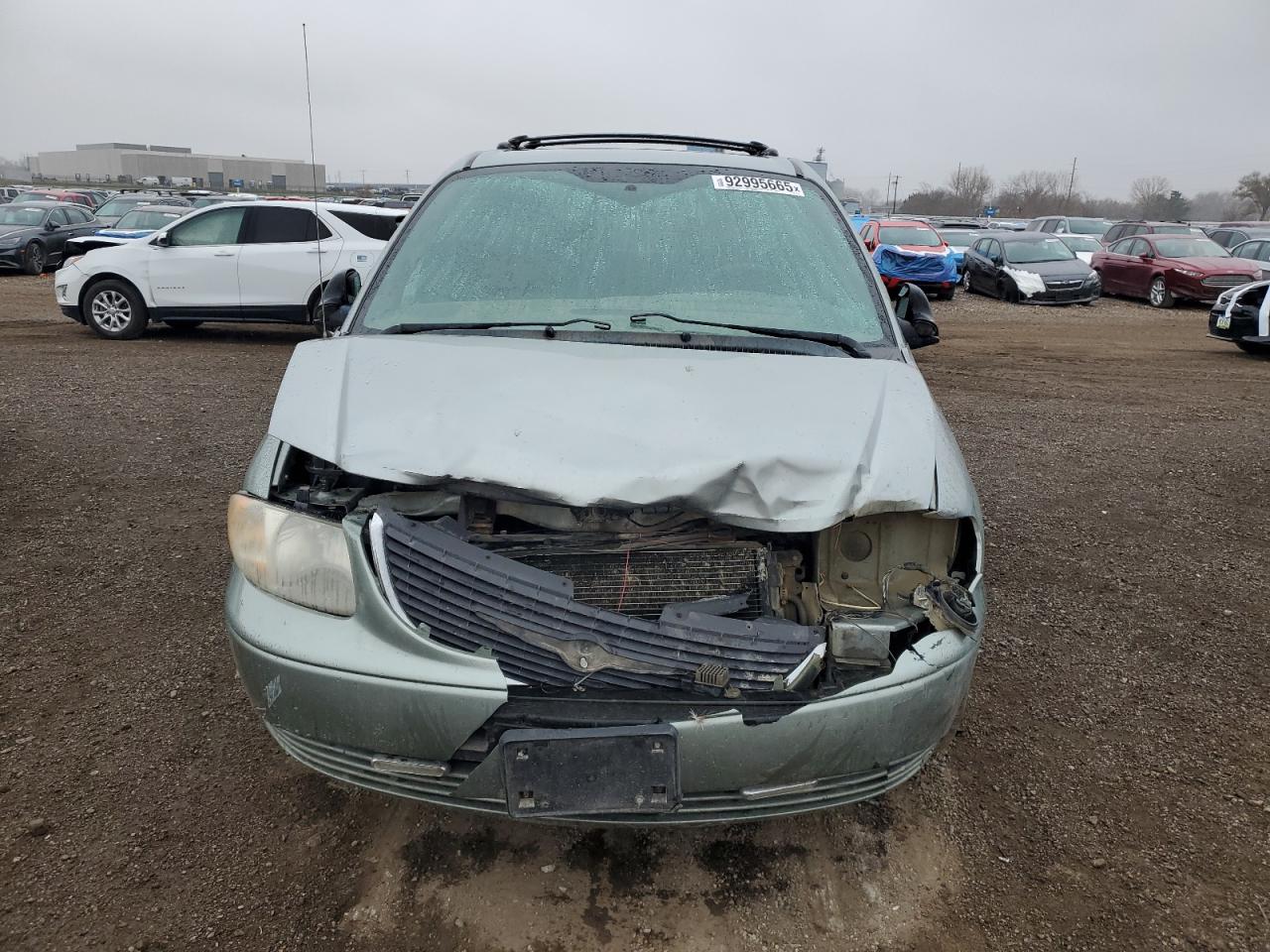 Lot #3296256457 2003 CHRYSLER TOWN & COU