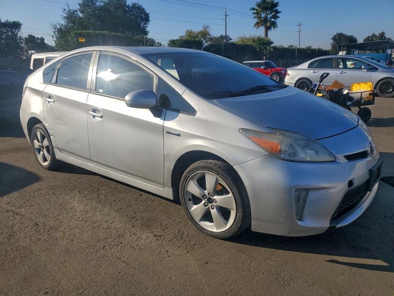 2015 TOYOTA PRIUS #3302632119