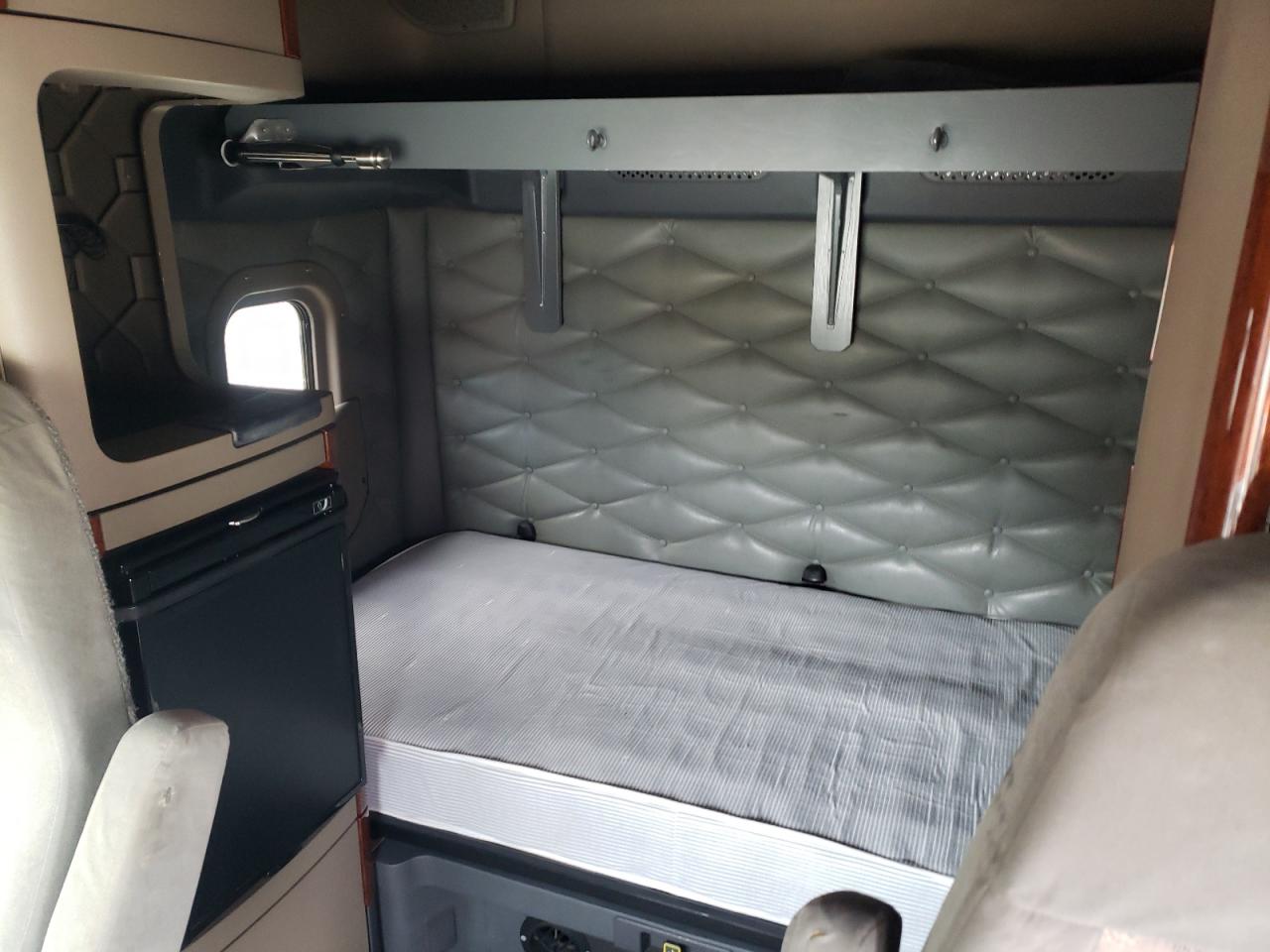 Lot #3291257998 2016 FREIGHTLINER CASCADIA