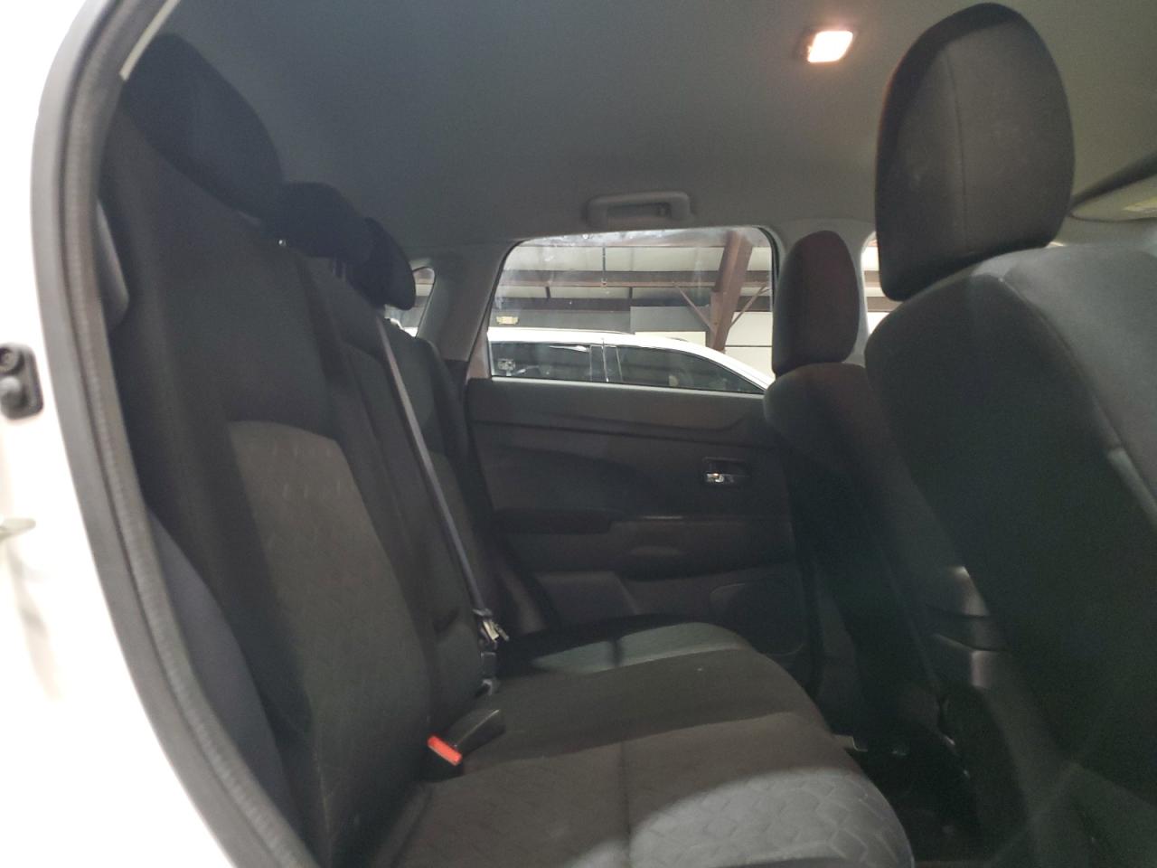 MITSUBISHI OUTLANDER ES