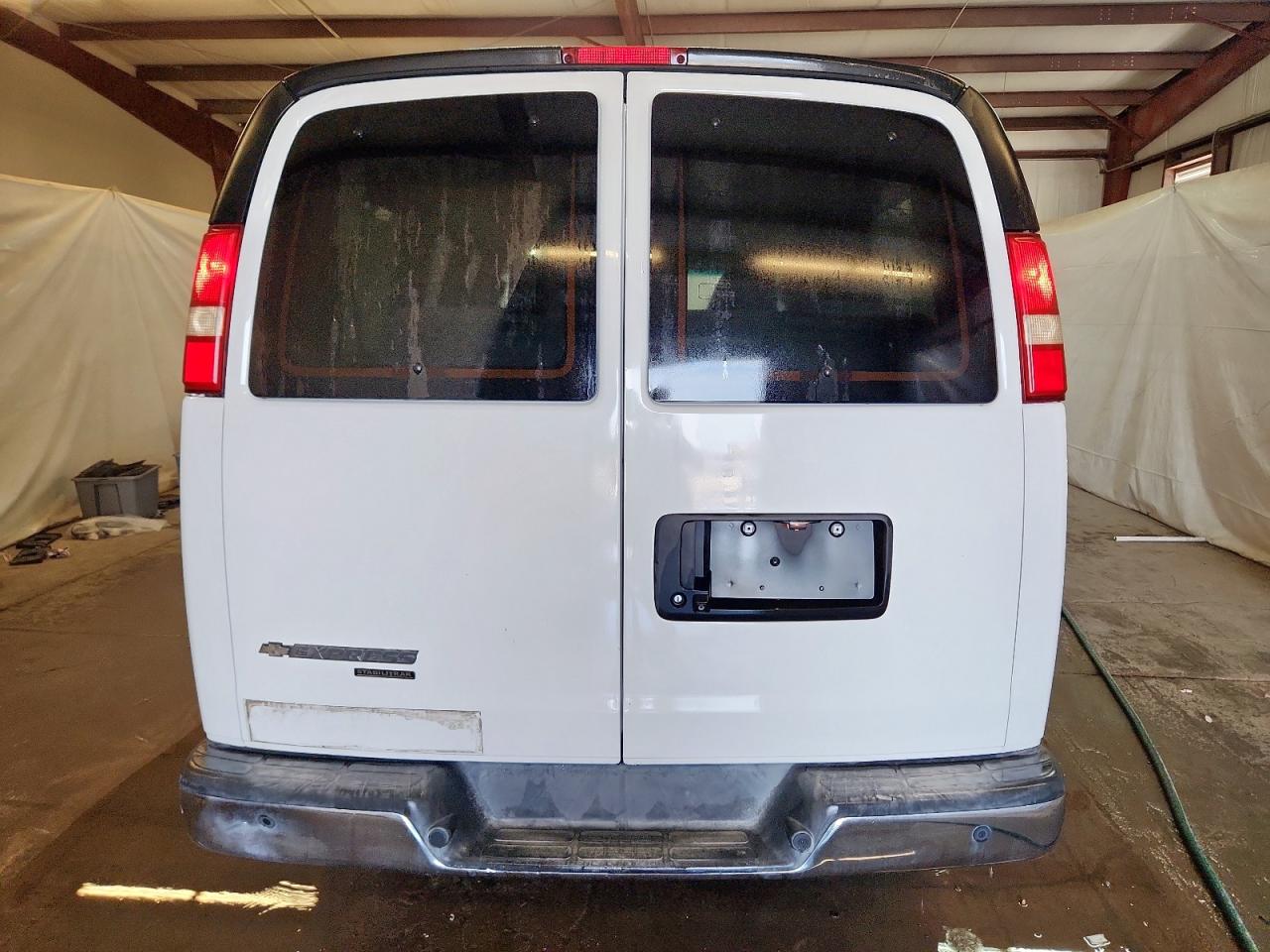 CHEVROLET EXPRESS LT