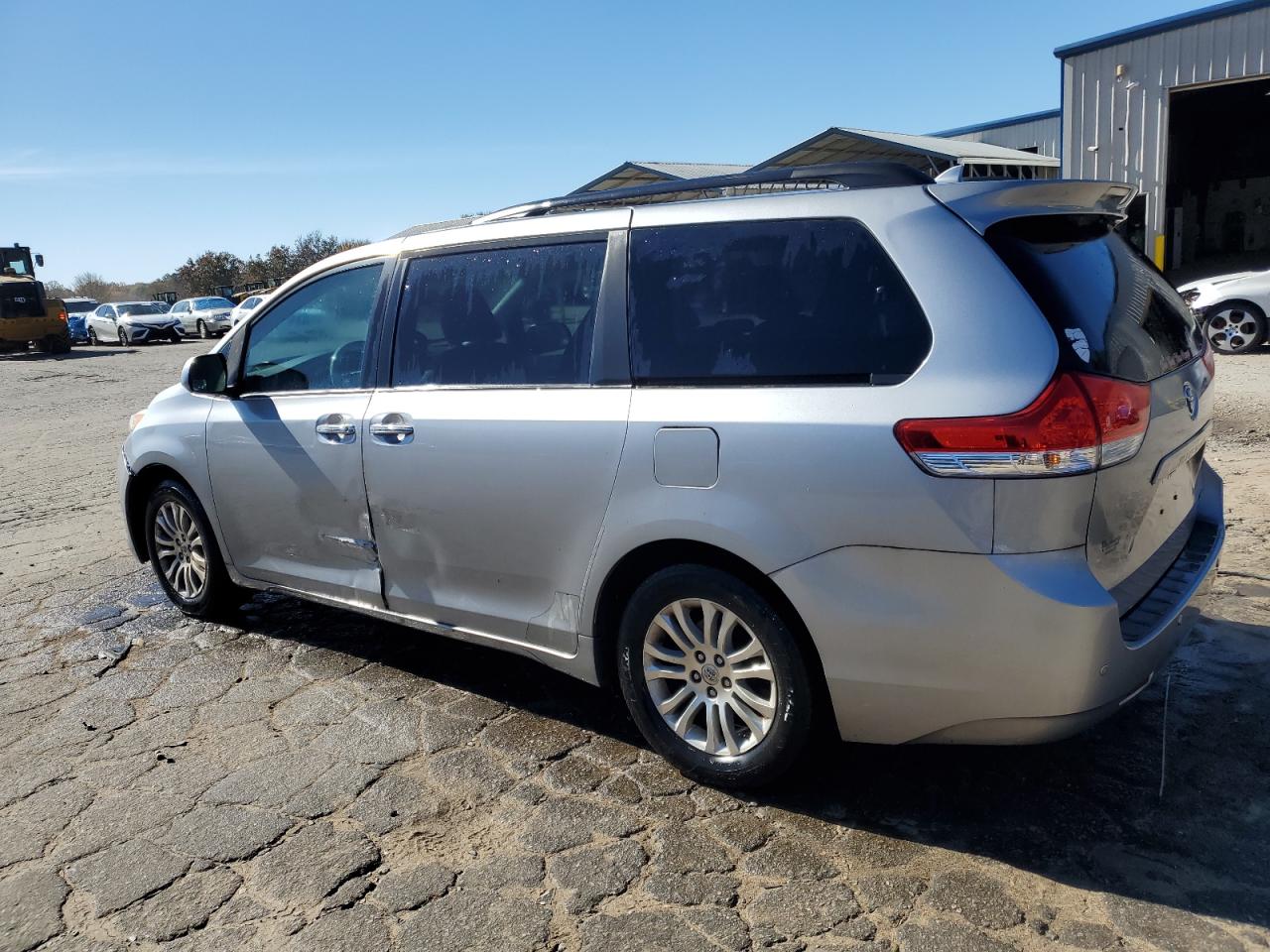 TOYOTA SIENNA XLE