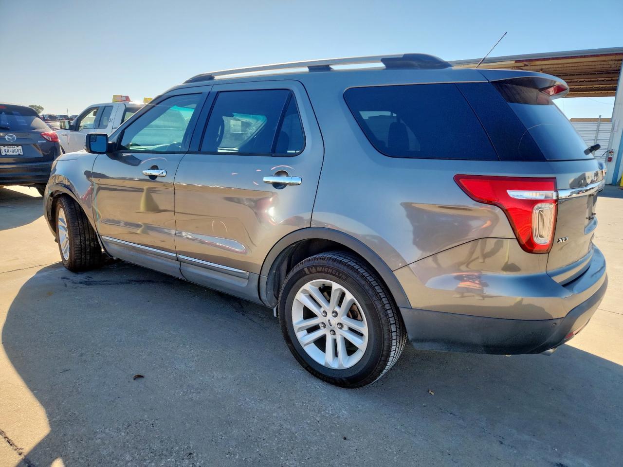 FORD EXPLORER XLT