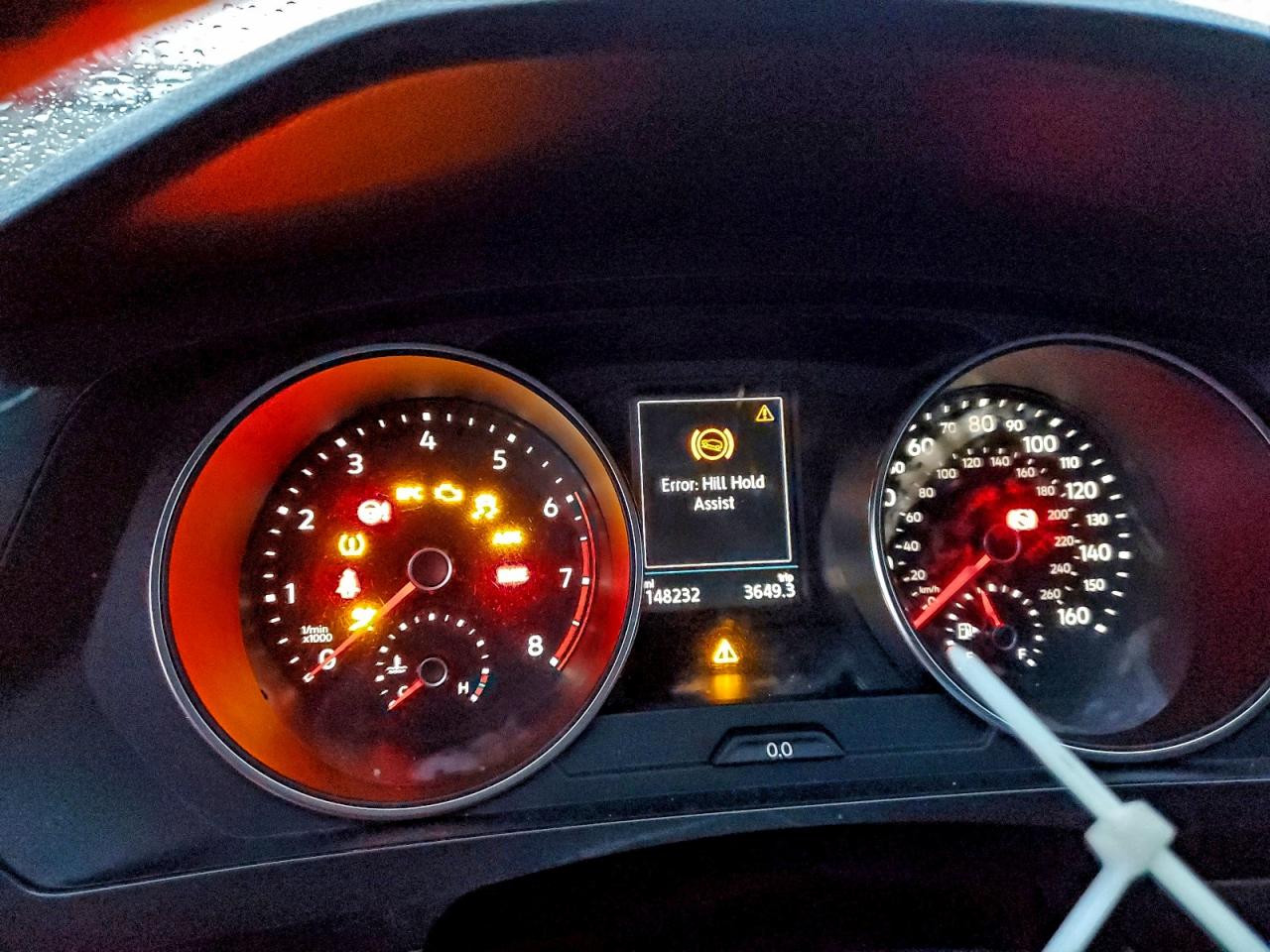 VOLKSWAGEN TIGUAN SE