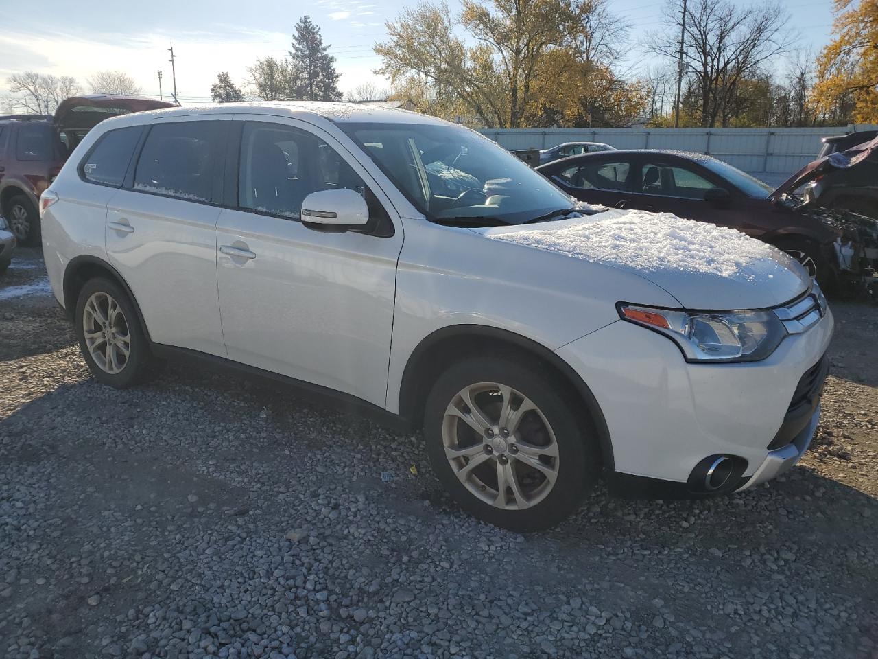 MITSUBISHI OUTLANDER SE