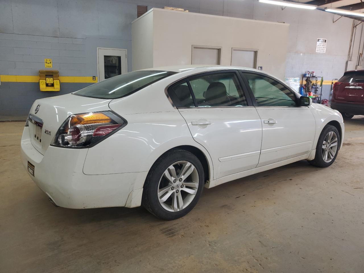 NISSAN ALTIMA BASE