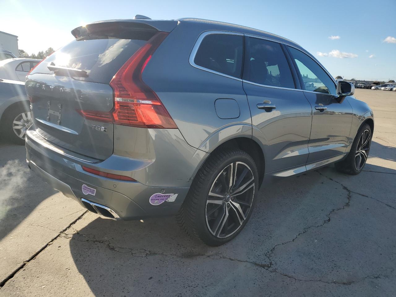 VOLVO XC60 T8 R-DESIGN