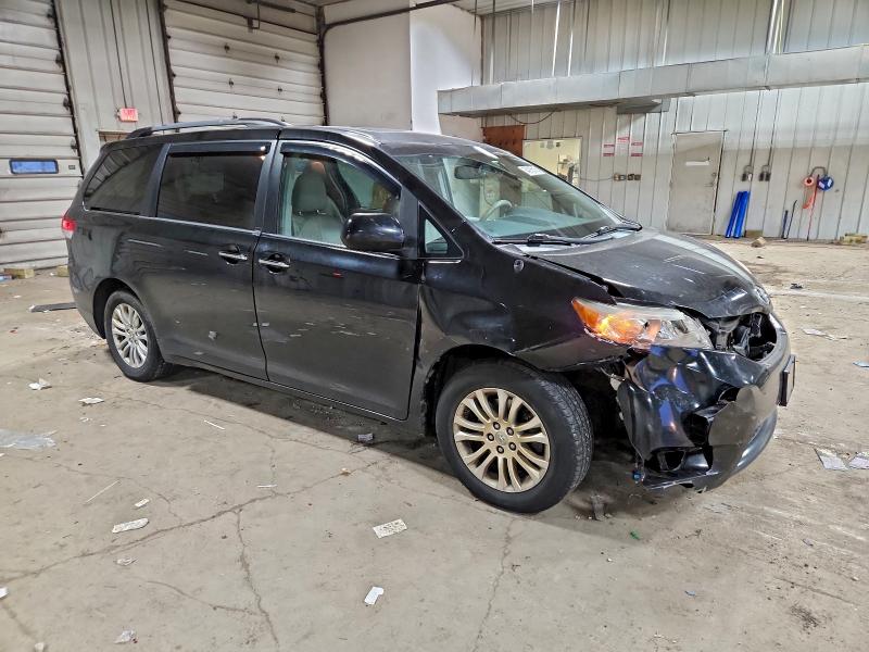 2014 TOYOTA SIENNA XLE #3298159279