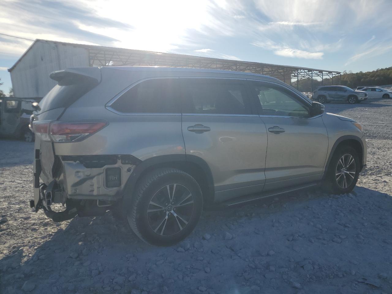 TOYOTA HIGHLANDER XLE