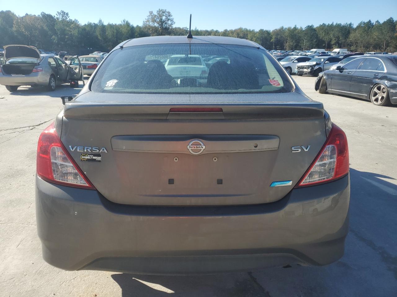 NISSAN VERSA S